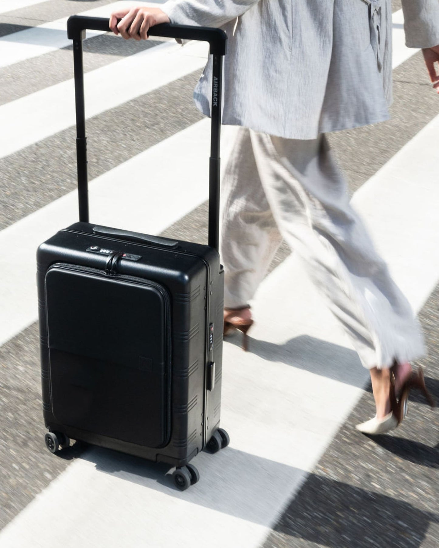 NEXT – Mattschwarz