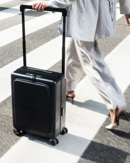 NEXT – Mattschwarz